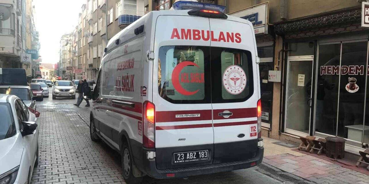 Elazığ’da bir kişi sokak ortasında pompalı tüfek ile husumetlisini yaraladı