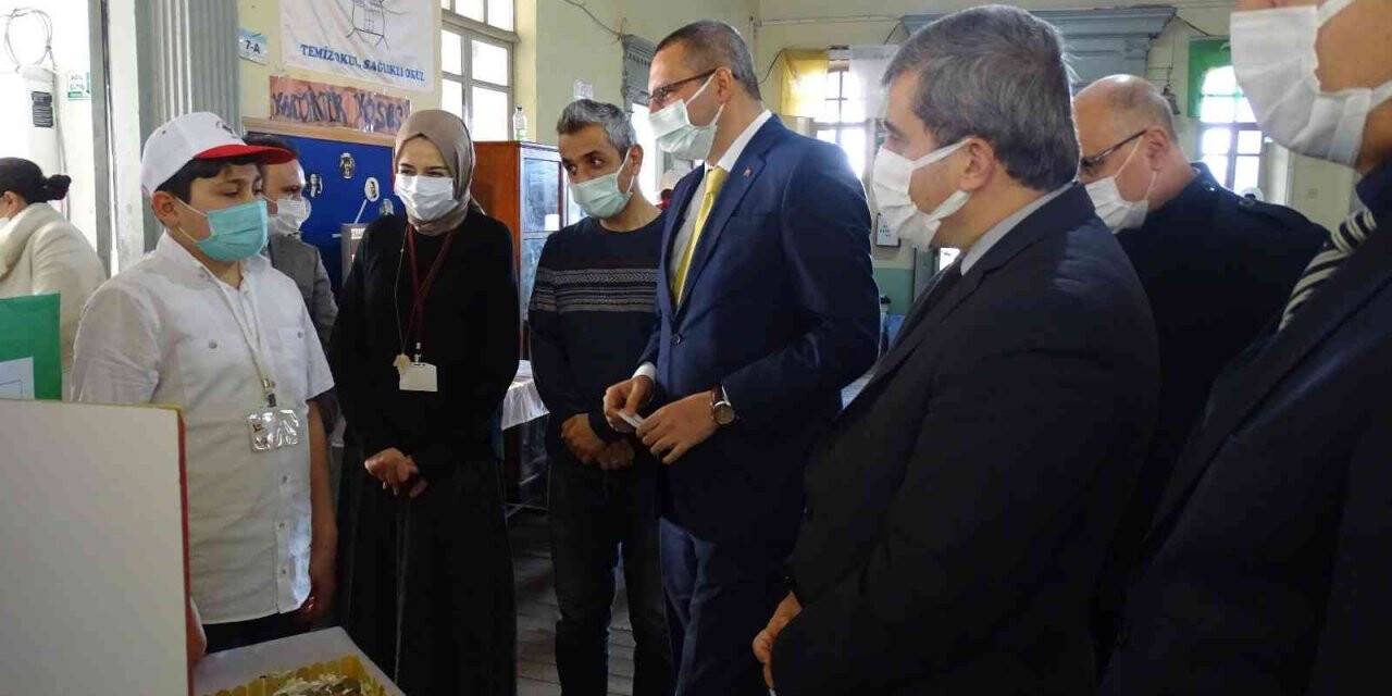 Çamdibi Ortaokulu’nda TÜBİTAK 4006 Bilim Fuarı yapıldı