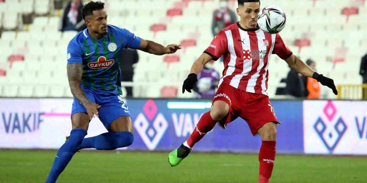 Spor Toto Süper Lig: DG Sivasspor: 0 - Çaykur Rizespor: 0 (İlk yarı)
