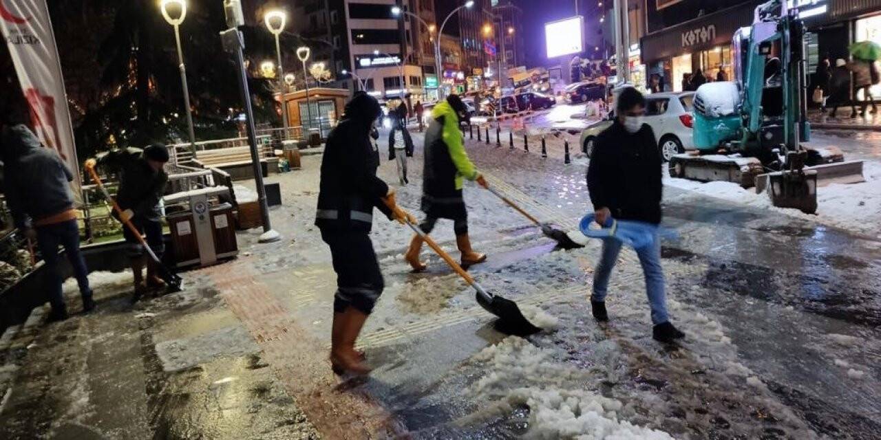 Trabzon’da kar yağışı etkili oluyor