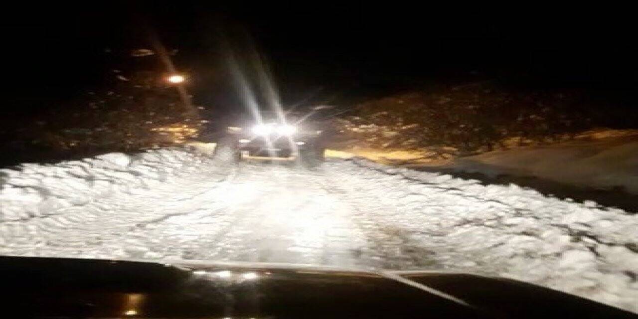 Tunceli’de ekipler karla kaplı köydeki yaralı vatandaş için seferber oldu
