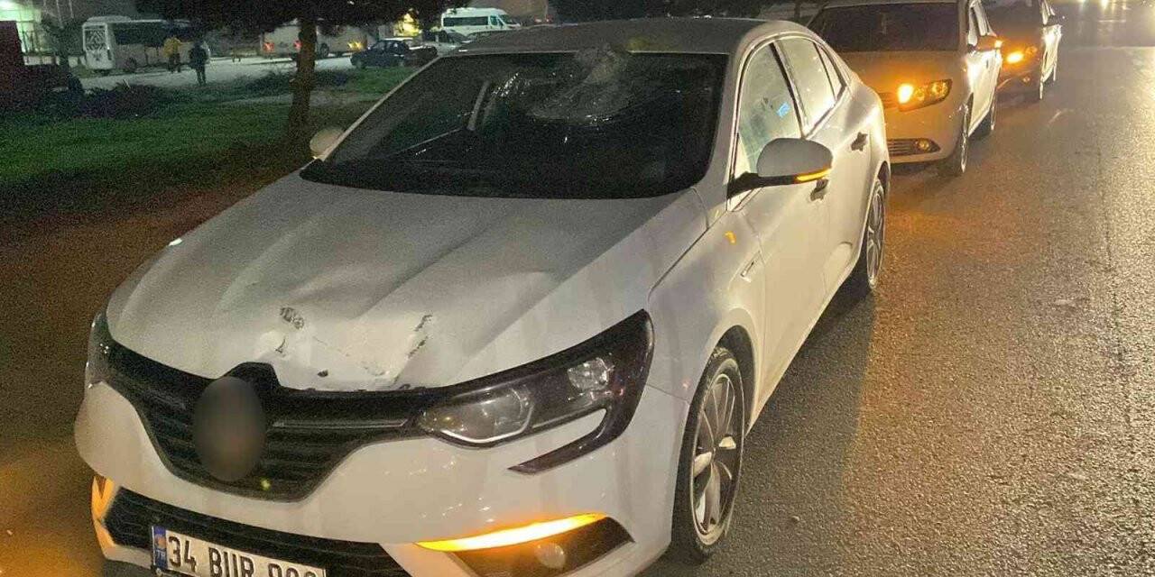 Otomobilin çarptığı koruma demirleri başka araca ok gibi saplandı: 1 yaralı