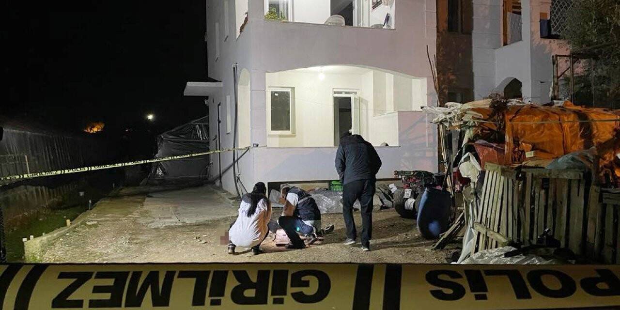 Kız arkadaşını öldürdü ardından intihar etti