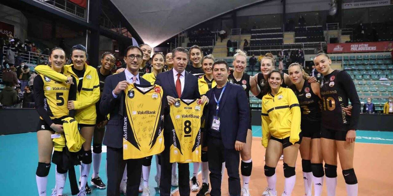 VakıfBank, Avrupa’da da hız kesmiyor
