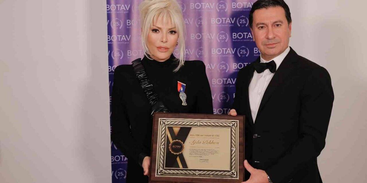 Süperstar Ajda Pekkan gözyaşlarını tutamadı