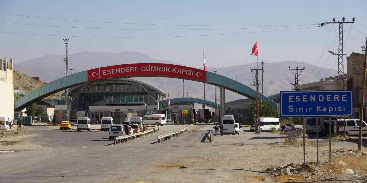 İran sınır kapılarını 15 gün süreyle kapattı