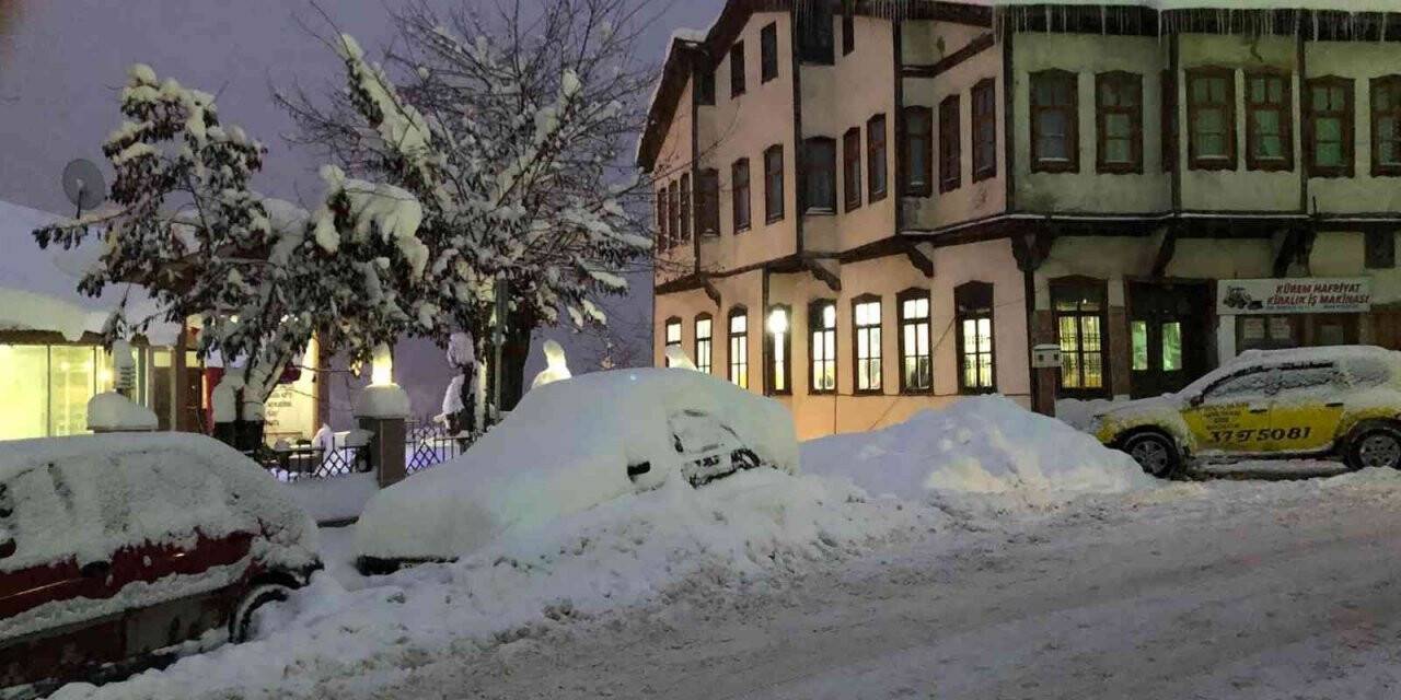 Kar yağışı Küre’de kartpostallık görüntüler oluşturdu