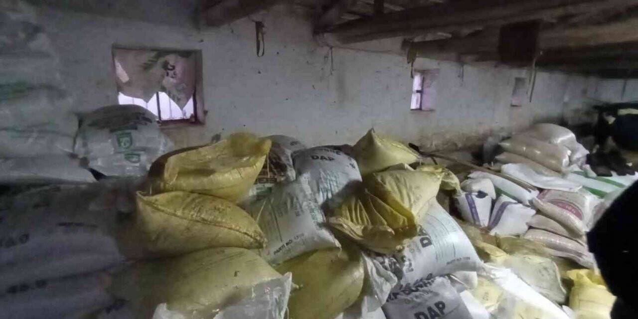 Polis düzenlediği operasyonda 9 ton sahte katı gübre ele geçirdi
