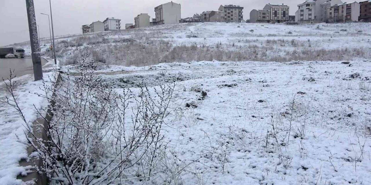 Arnavutköy beyaza büründü