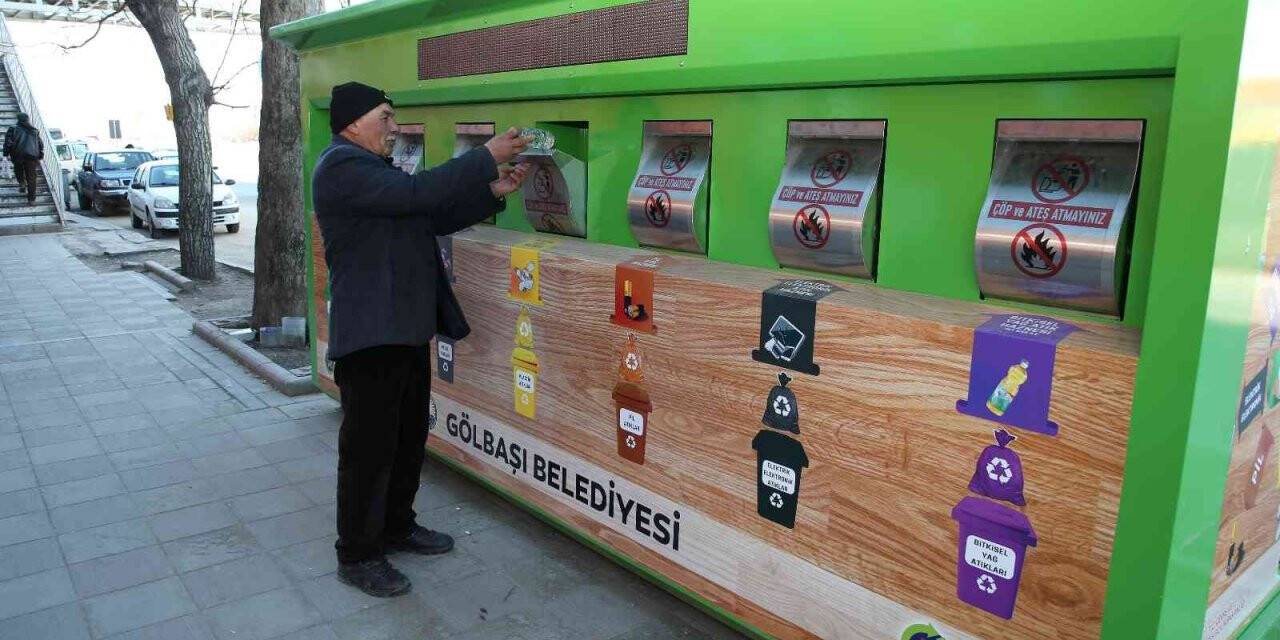 Gölbaşı Belediyesi ekipleri, 3 yılda 155 ton evsel, 8 bin ton geri dönüşebilir atık topladı