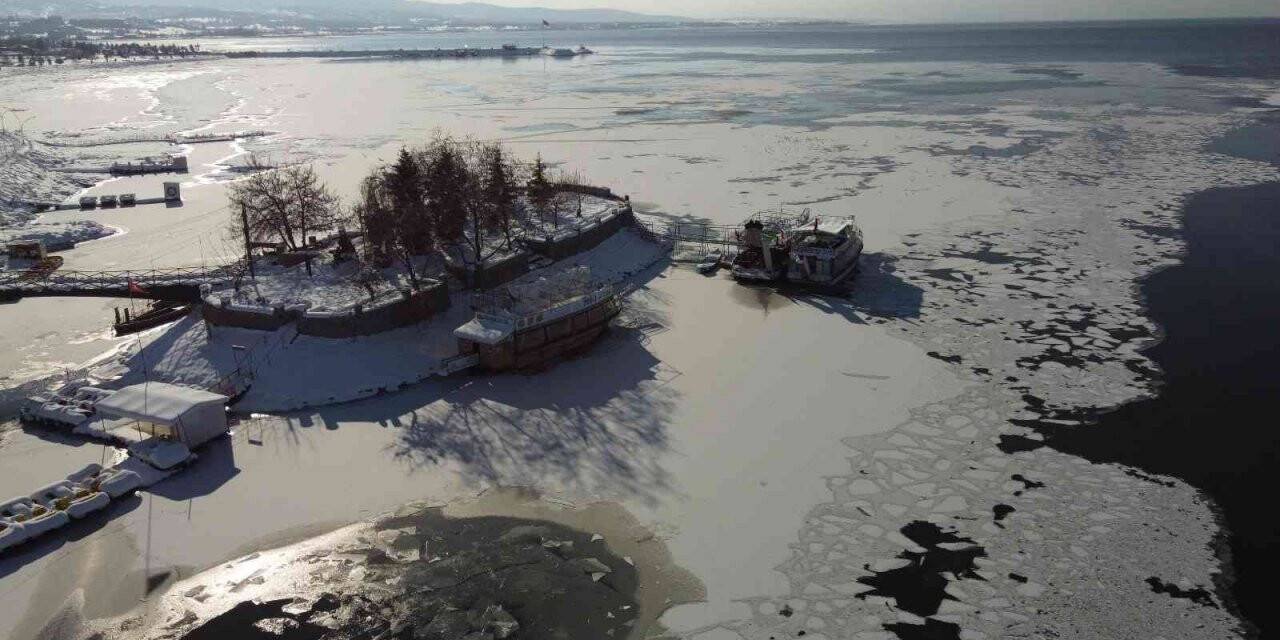Konya’da sıcaklıklar eksi 16’ya düştü, Beyşehir Gölünün kıyıları dondu