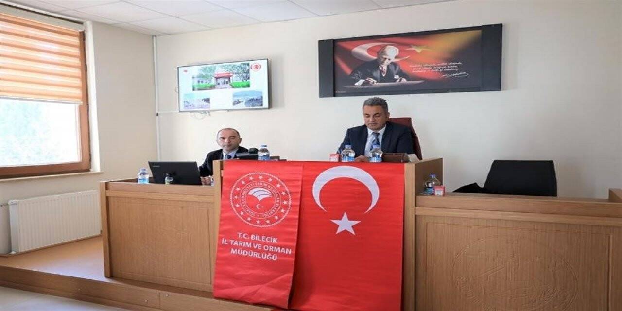 Eski projeler değerlendirildi, yeni projeler hakkında fikir alışverişinde bulunuldu