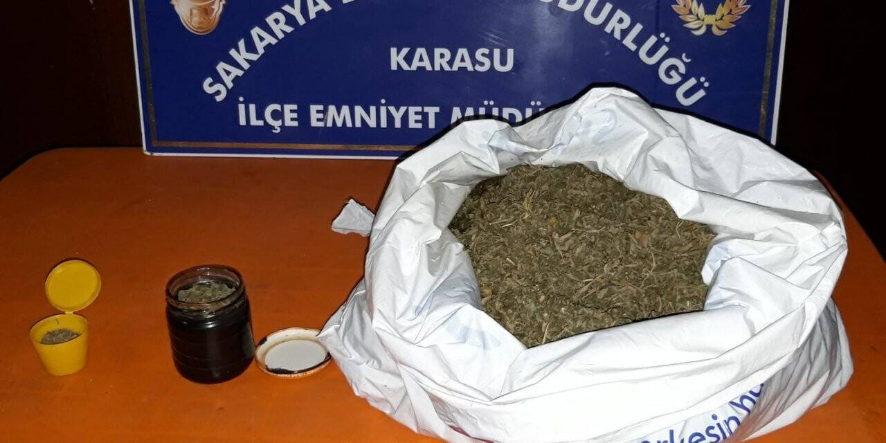 Evinin odunluğunda yaklaşık 2 kilo esrar ile yakalandı