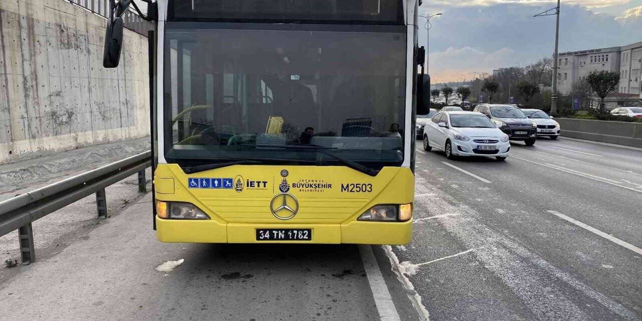 Bayrampaşa’da bir İETT otobüsü daha arıza yaptı