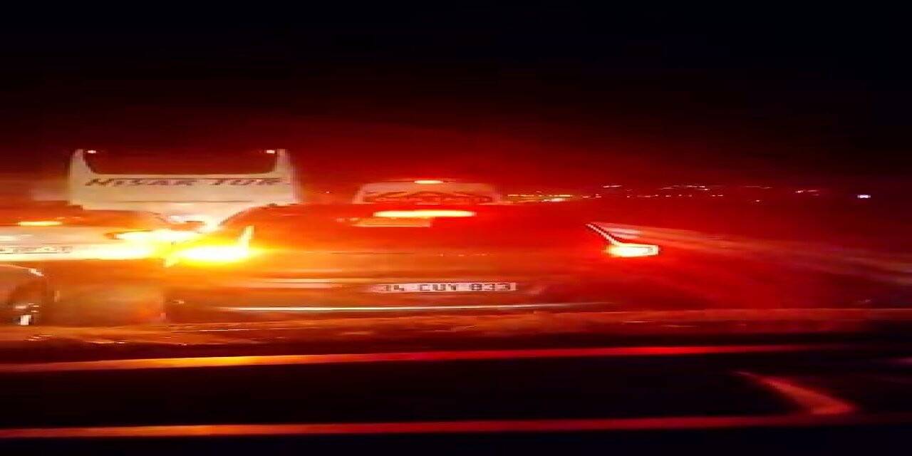 Pendik’te emniyet şeridini kullanan araçlar ambulansa geçit vermedi