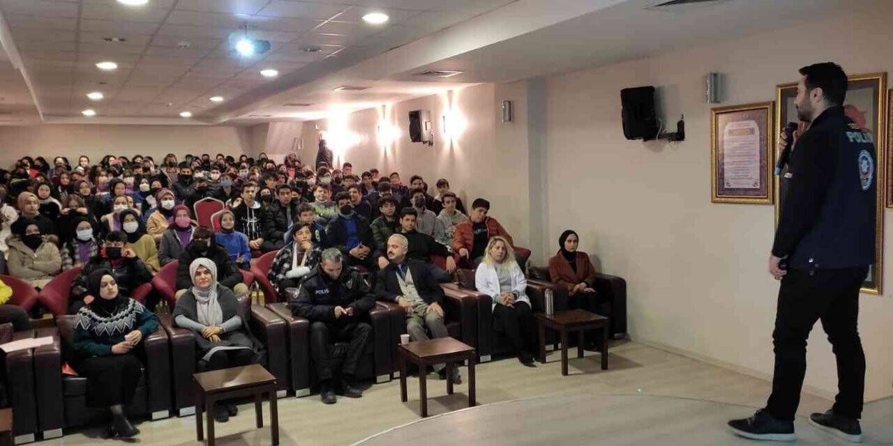 Gençlerin sanal ortamdaki tehlikelerden korunması çabası