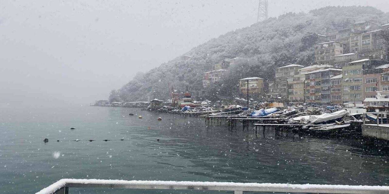 Sarıyer’de kar yağışı ortaya kartpostallık görüntüler çıkardı