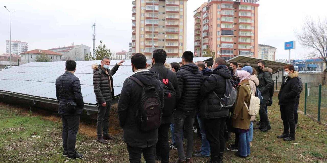 Mühendis adaylarından ÇEDAŞ kampüsündeki GES’e teknik gezi