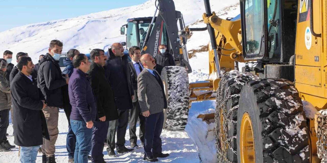 Vali Varol, karla mücadele çalışmalarını yerinde inceledi