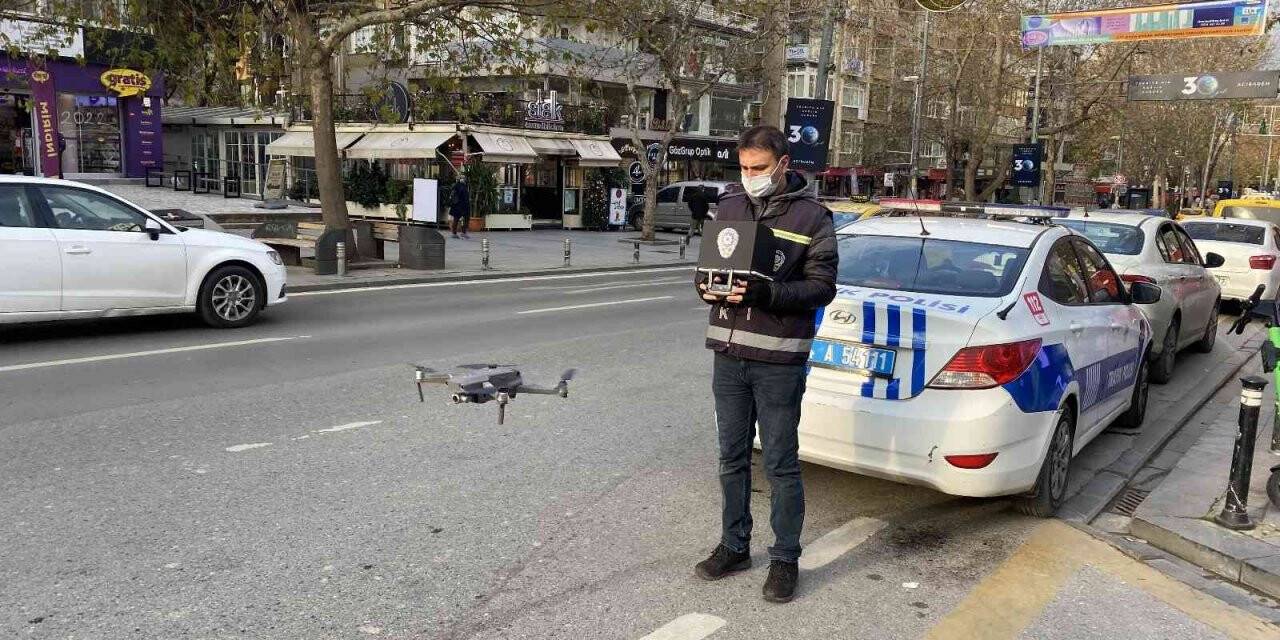 Kadıköy’de drone destekli emniyet kemeri uygulamasından kaçamadılar
