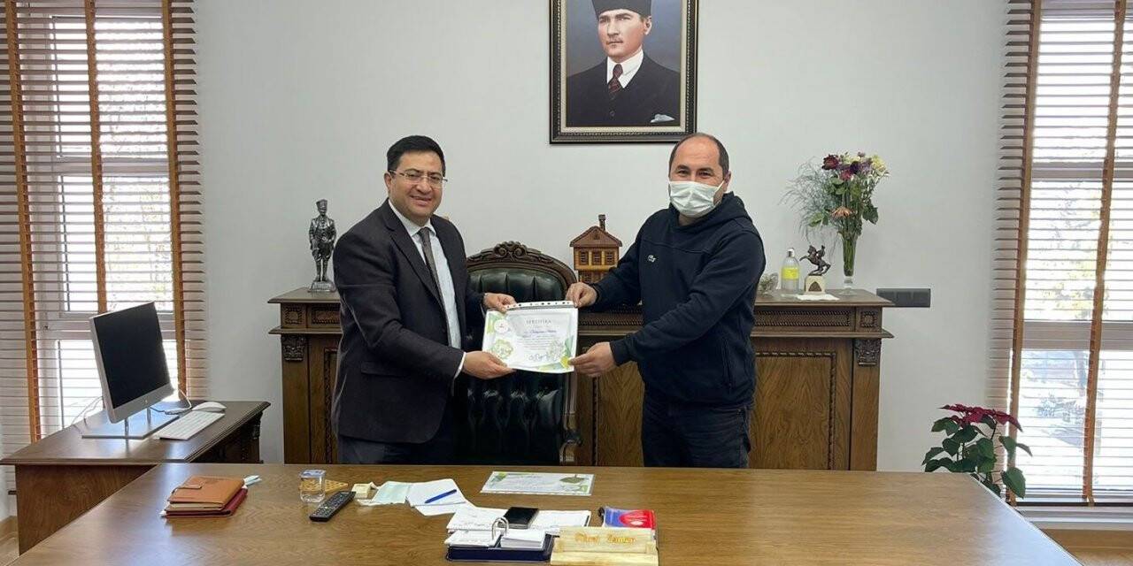 Muhtarlara dikili ağaç sertifikası