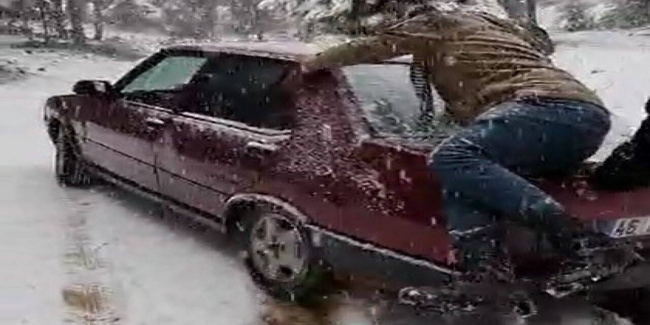 Otomobille dağa çıkmak isteyen gençlerin eğlencesi yarım kaldı