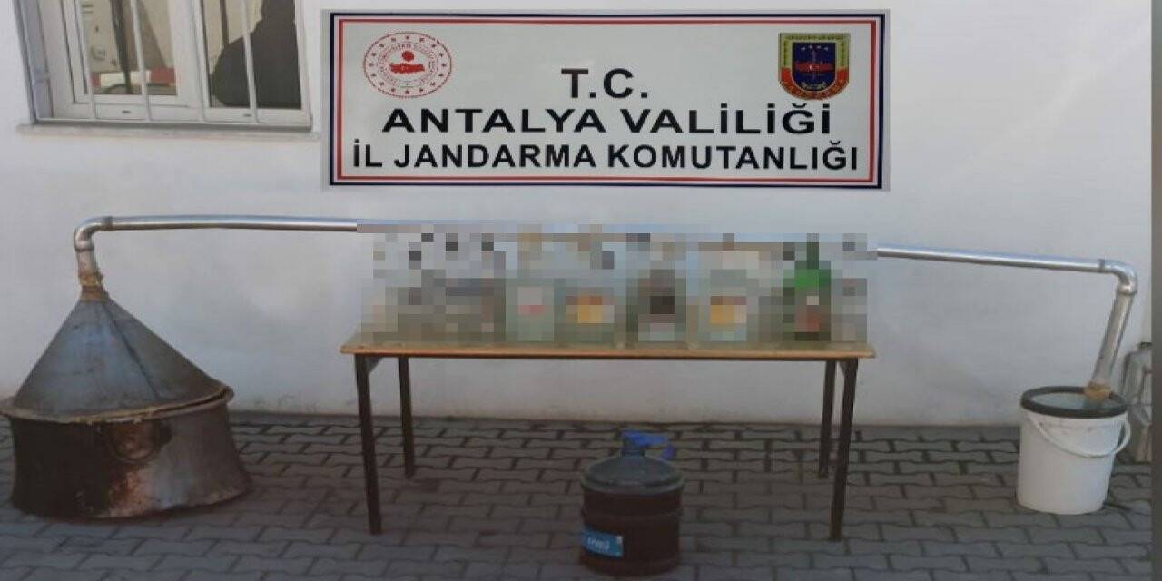 Korkuteli’de 80 litre sahte alkol yakalandı
