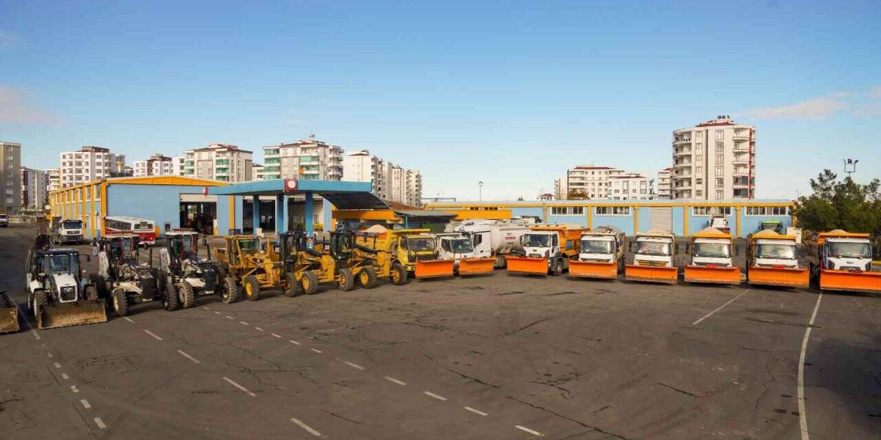 Diyarbakır’da buzlanmalara karşı bin 500 ton soğuk asfalt kullanılacak