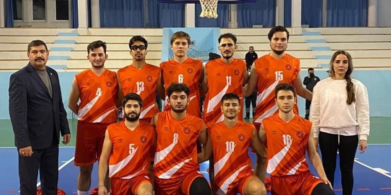 NEVÜ Erkek Basketbol Takımı 3. Oldu