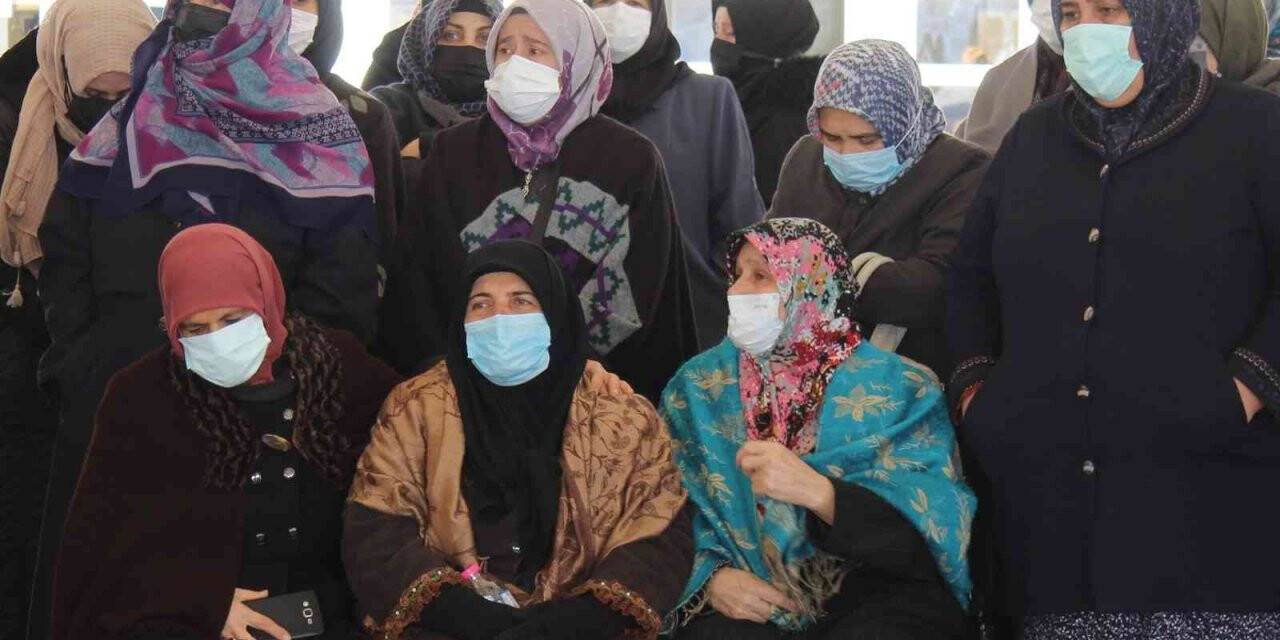 Ankara’daki otobüs kazasında hayatını kaybeden öğretmen, son yolculuğa uğurlandı