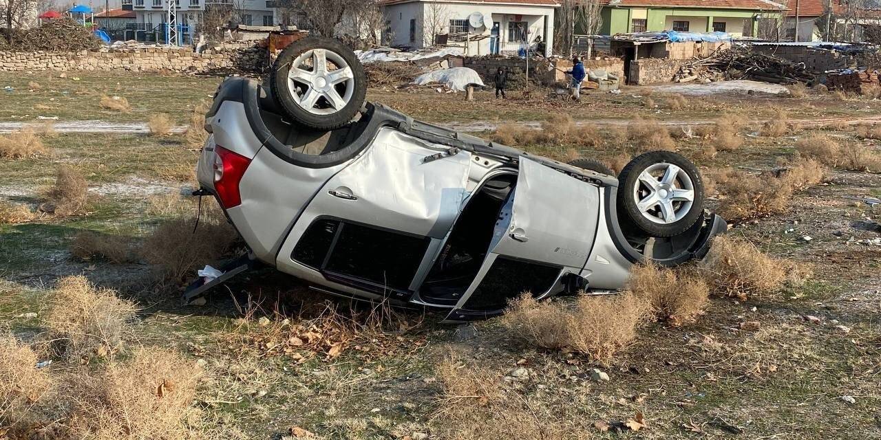 Gaz ve fren pedalına sıkışan paspas kazaya neden oldu