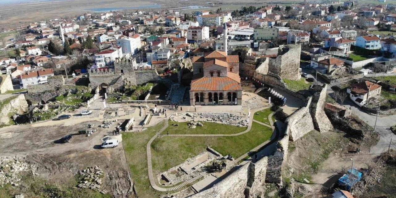 Edirne’nin “Enez Ayasofyası” 56 yıl sonra ibadete açıldı