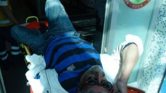 Alkol Komasına Girdi, Güneş Gözlüklerini Çıkarmadı