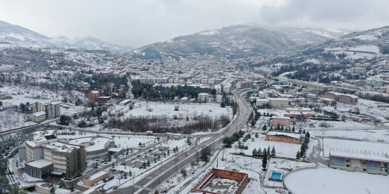 Devrek beyaza büründü