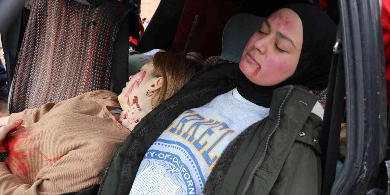 Gümüşhane UMKE’den nefes kesen tatbikat