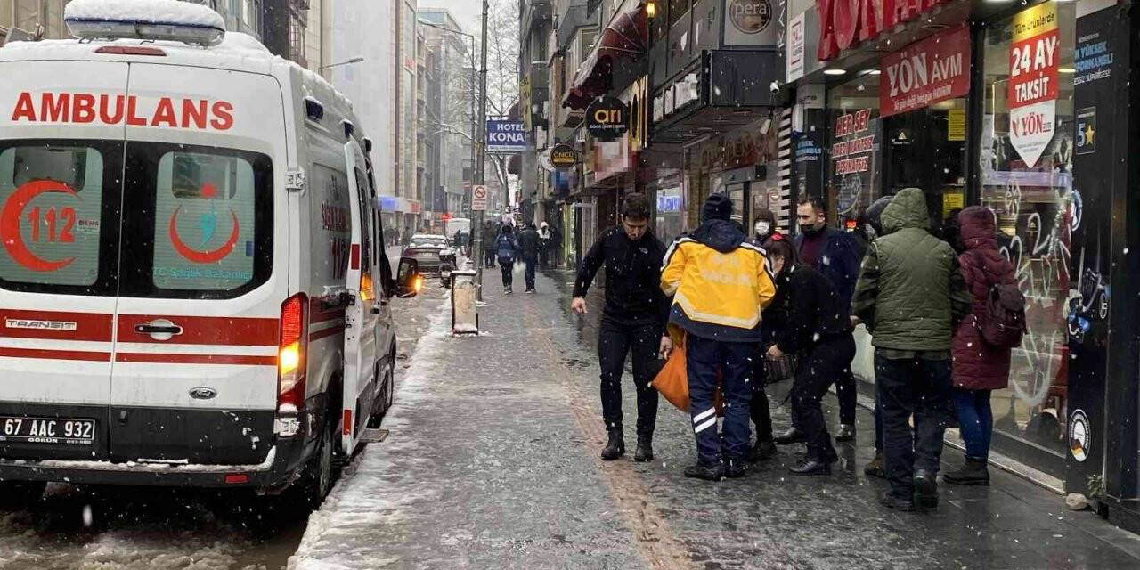 Alışveriş yaparken merdivenlerden yuvarlandı