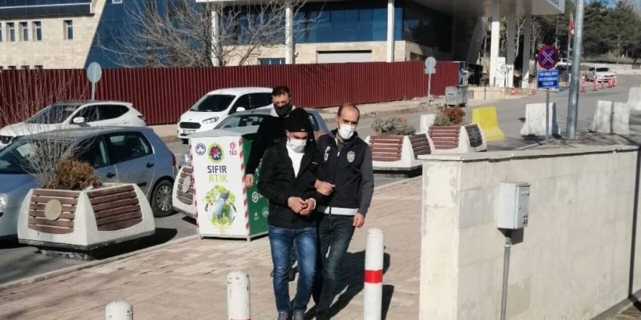 Elazığ’da çalınan otomobil, polis ekiplerince bulunarak sahibine teslim edildi