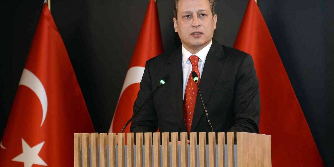 Burak Elmas: "Popüler olma, dönemsel olarak alkışlanma niyetimiz yok"
