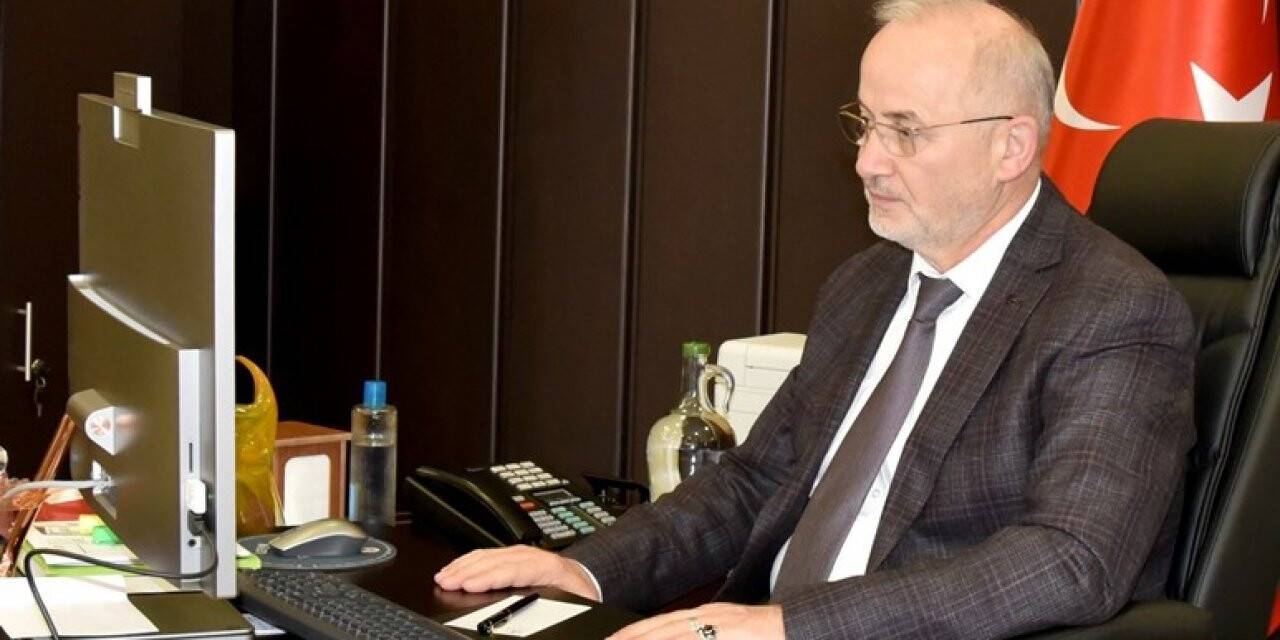 Rektör Ünal: “Hemşireler sağlık sektörünün sosyolojisini ve psikolojisini de yönetiyor”