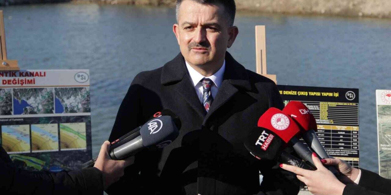 Bakan Pakdemirli: "Efes Antik Kenti 2022’de denizle buluşacak"