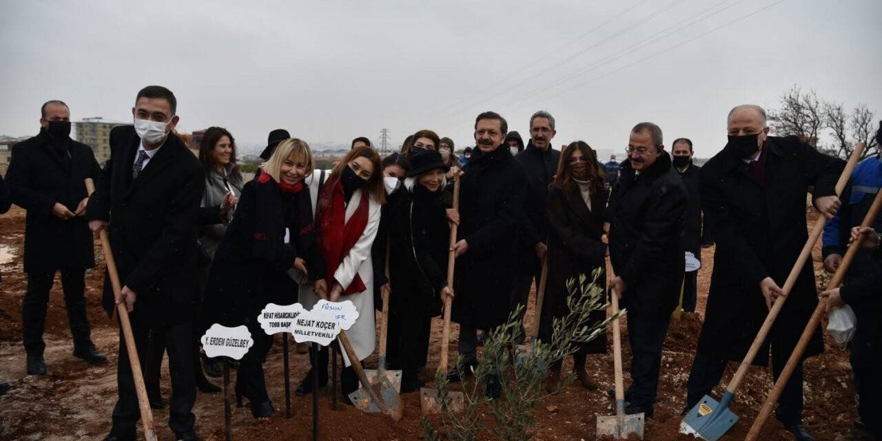 Daha yeşil bir Gaziantep için fidanlar toprakla buluştu