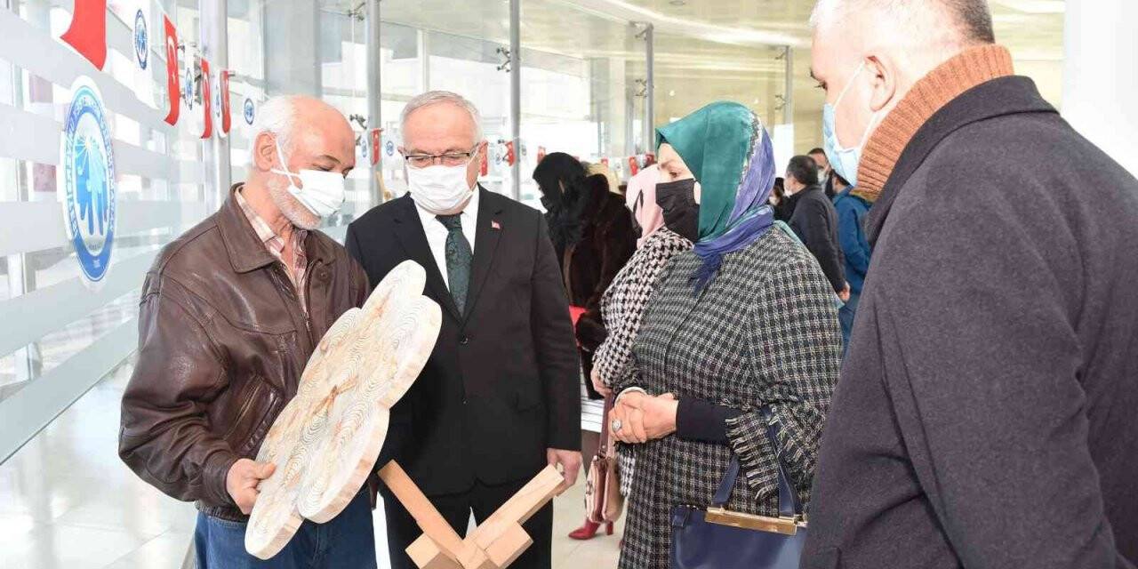 KMÜ’de yıl sonu karma sergisi düzenlendi