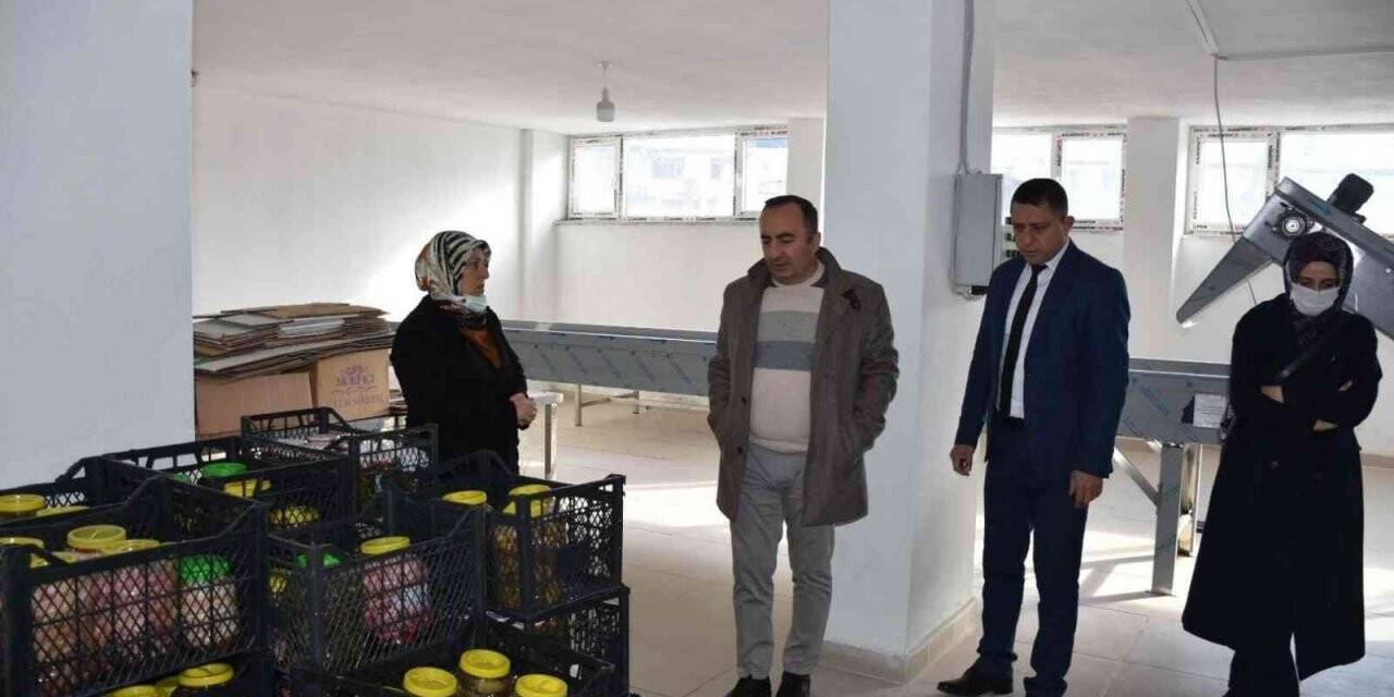 Başkan Sülük’ten turşu atölyesinde inceleme