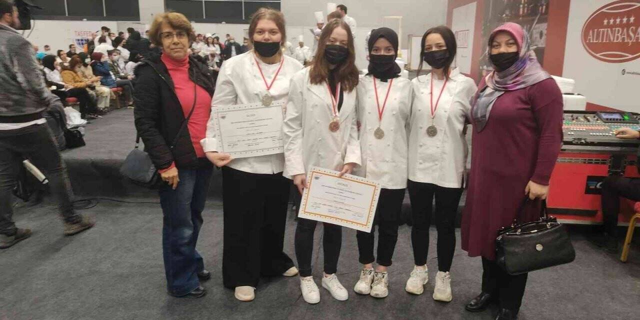 Geleceğin şefleri 3 gümüş, 1 bronz madalya ile döndü