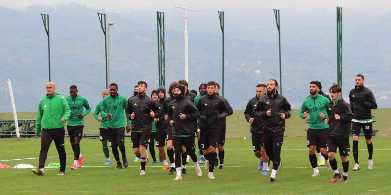 Kocaelispor ilk yarının son maçı için Adana’da