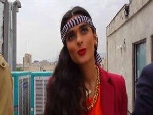 İran'da Başörtüsüz Şarkı Söyleyen 6 Kadın Tutuklandı