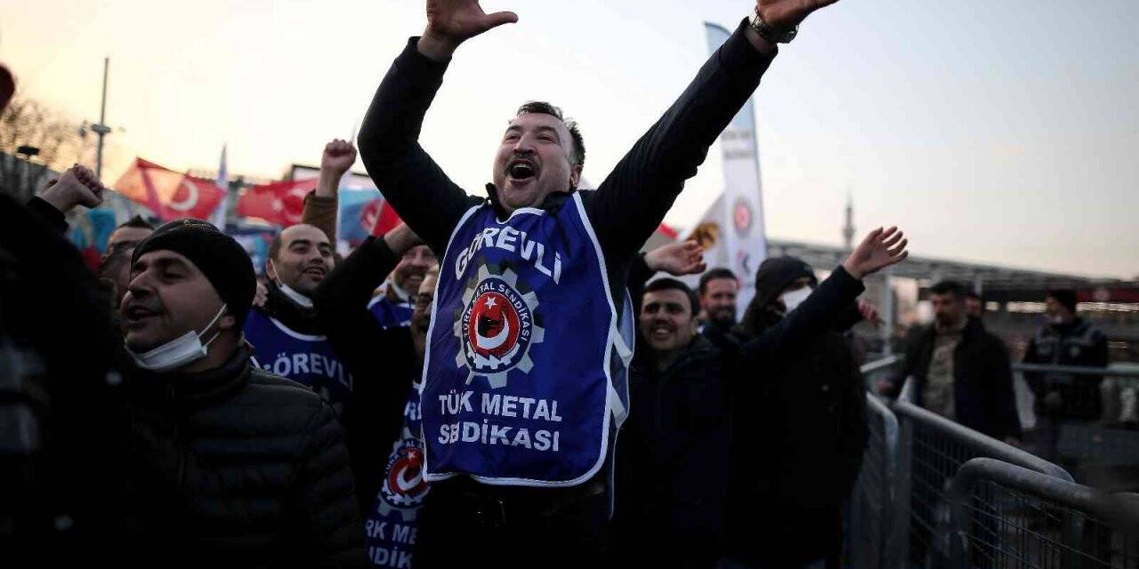 Bursa’da metal işçileri meydanlara indi