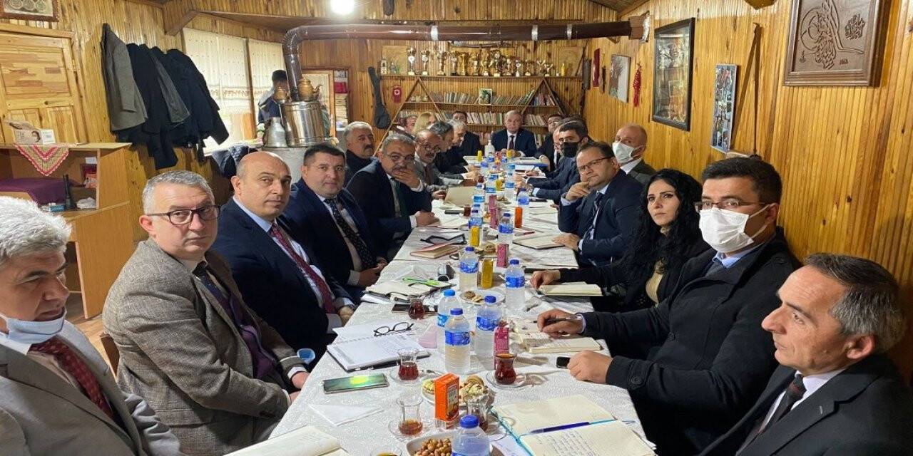 Milli Eğitim müdürü Bahçacıoğlu, ilçe müdürleriyle buluştu