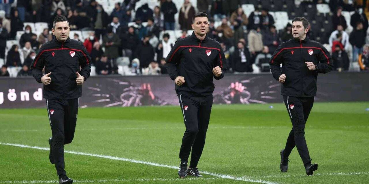Spor Toto Süper Lig: Beşiktaş: 0 - Göztepe: 1 (Maç devam ediyor)