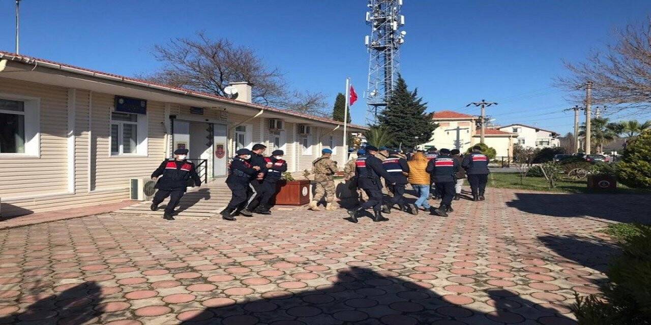 Ayvalık’ta jandarmadan uyuşturucu operasyonu: 27 gözaltı